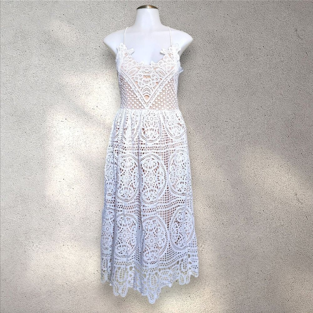 Elegant White Lace Halter Dress - Chicwish